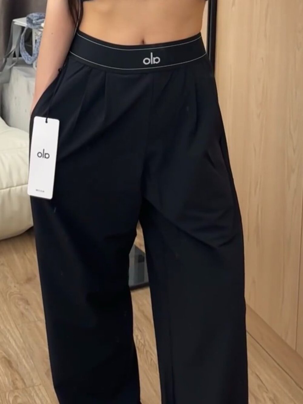 NWT Alo Yoga Suit Up Trouser Black Wide Leg Pants Regular 30" Inseam 😃 - Picture 6 of 8
